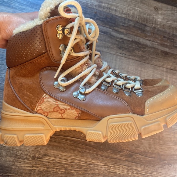 COPY - Gucci flash trek shearling boots - Picture 4 of 15